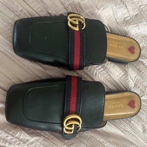 Authentic Gucci 40 1/2 black leather mule slip on shoes